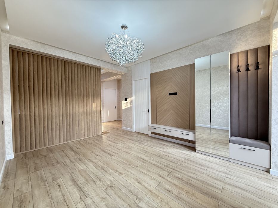 3 соток 8 хона ЕВРО ХОВЛИ сотилади!