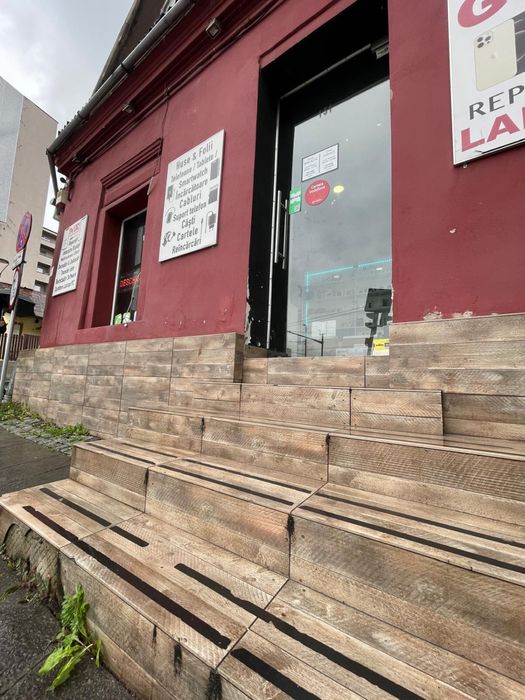 Închiriem spațiul comercil