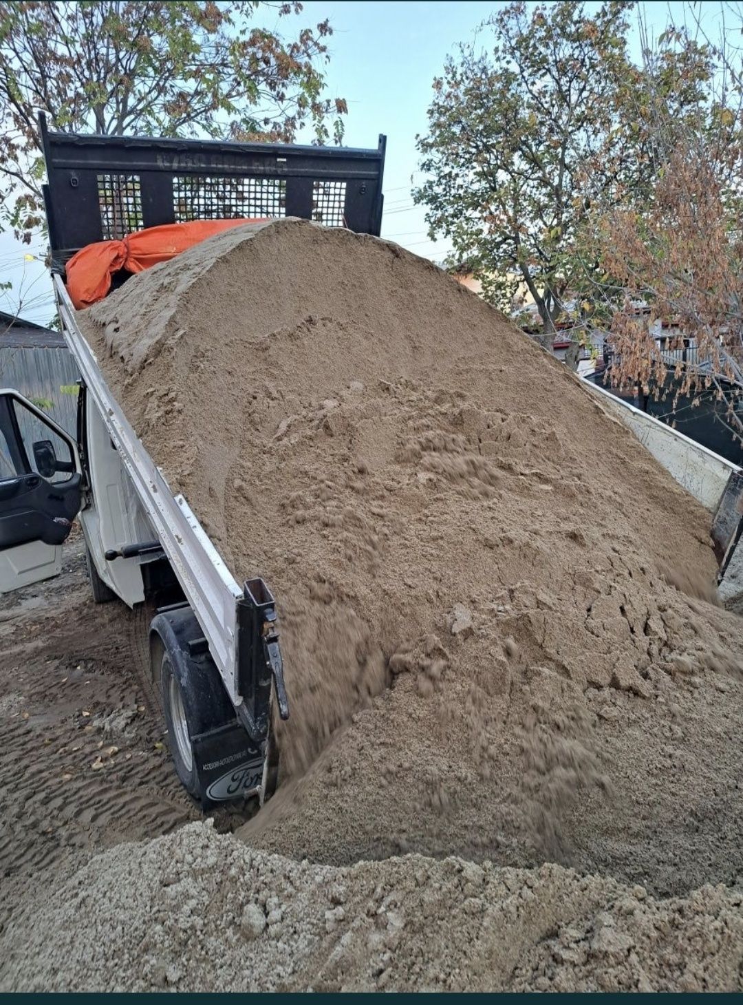 Nisip Piatra balastru pamant vegetal