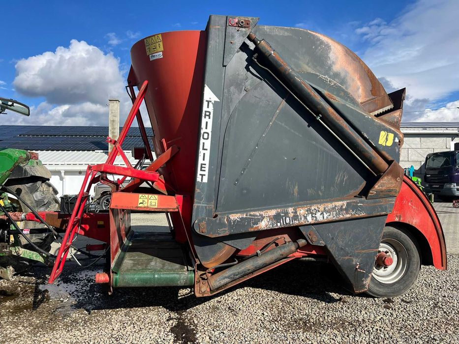 Фуражораздаващо ремарке Trioliet 12 м³ – Самотоварене и кантар + Видео