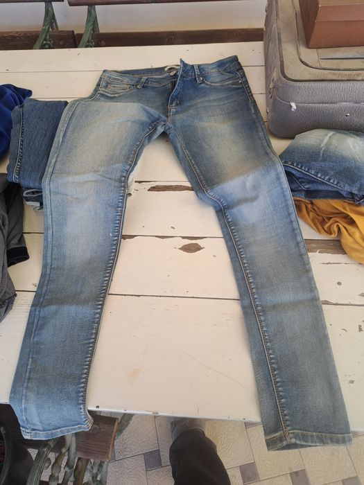 Женские стильные джинсы