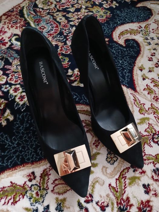 Продам туфли баскони