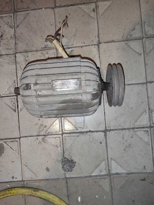 продам электродвигатель