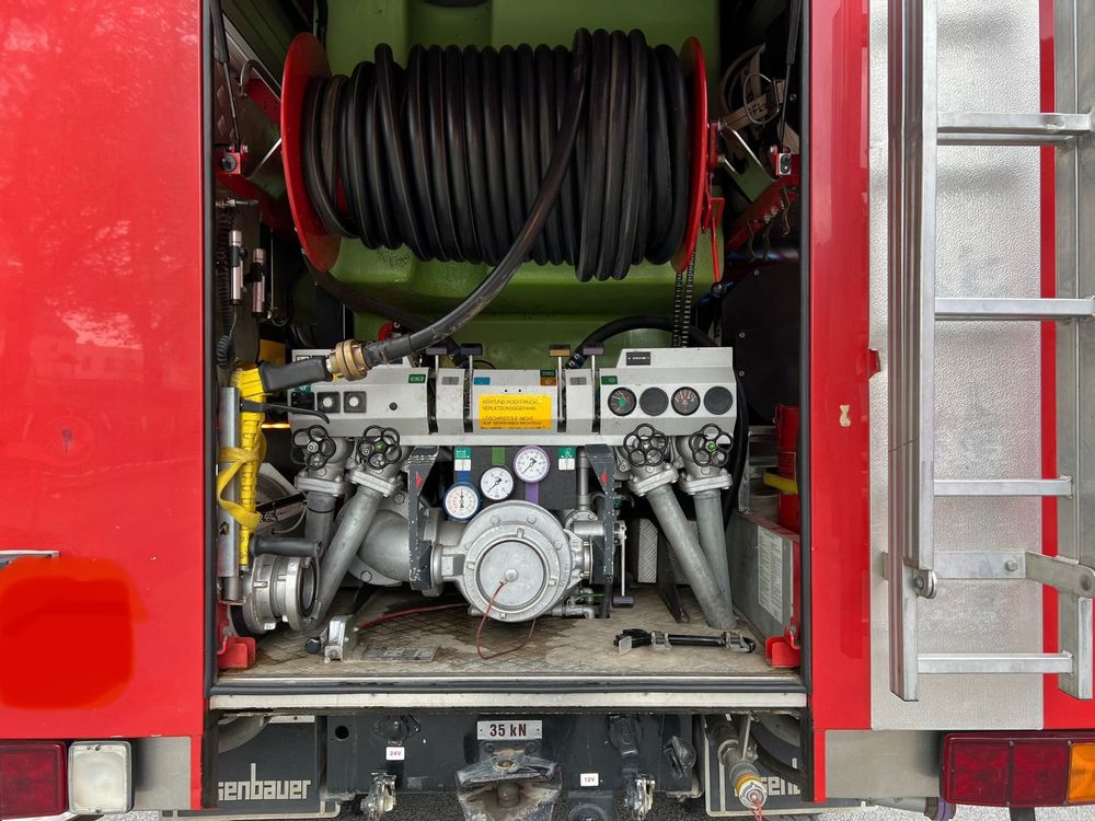 Autospeciala pompieri Steyr 4000L echipata complet