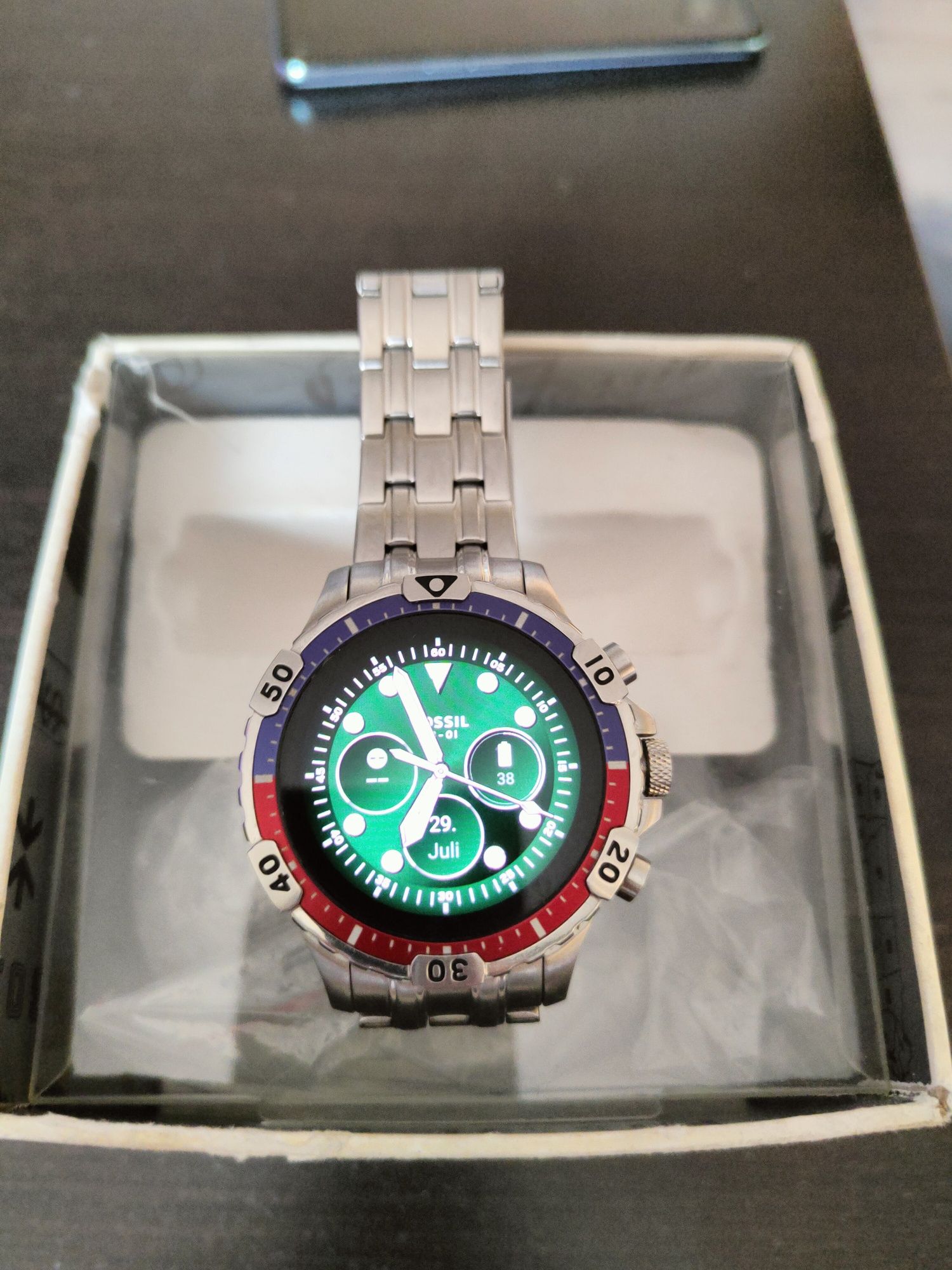 Fossil garet5,smart watch.