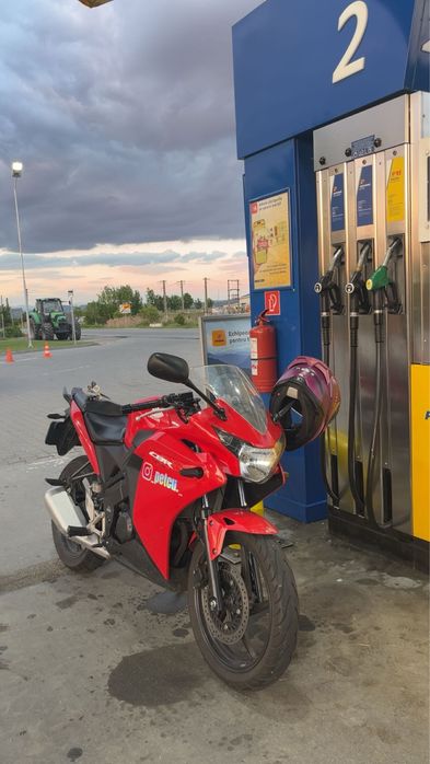 Vând motor Honda CBR 125 R