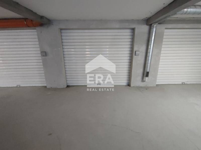 Подземен гараж за продажба, в нова тухлена сграда, кв. Бриз, Варна, до