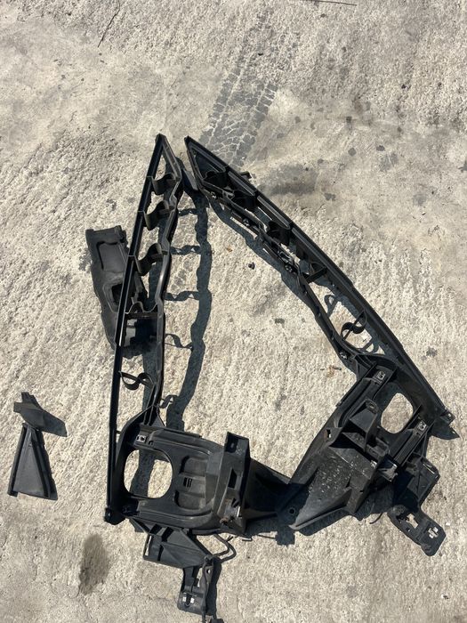 Държач калник стойка бмв х5 е70 bmw x5 e70 stoika