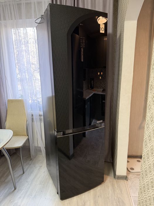 Двухкамерный холодильник LG с системой Total No Frost