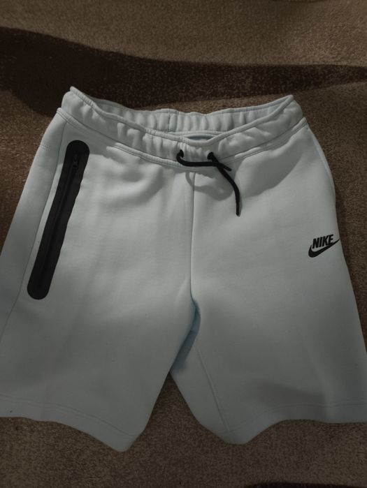 Nike tech fleece къси панталони