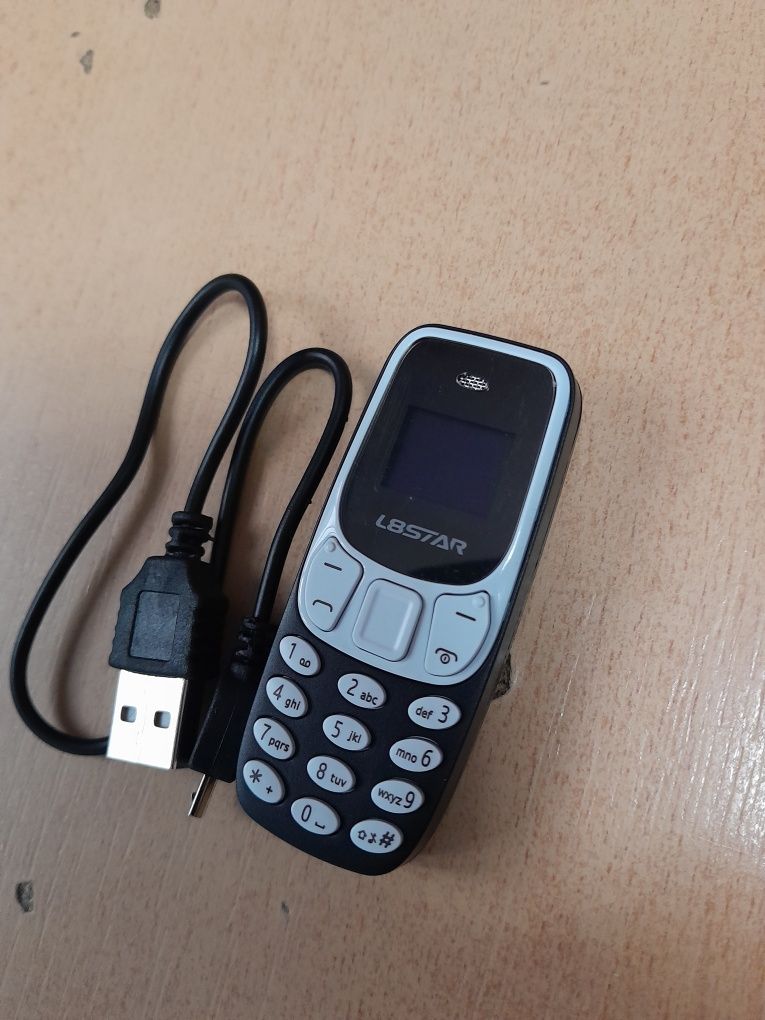 Telefon L8STAR cu tastatura mare