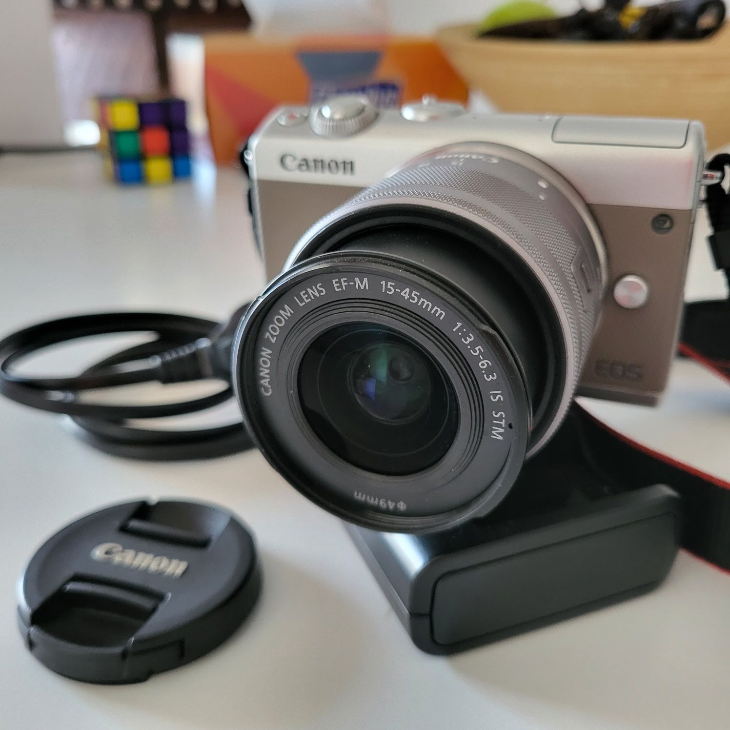 Canon EOS M100 camera foto video
