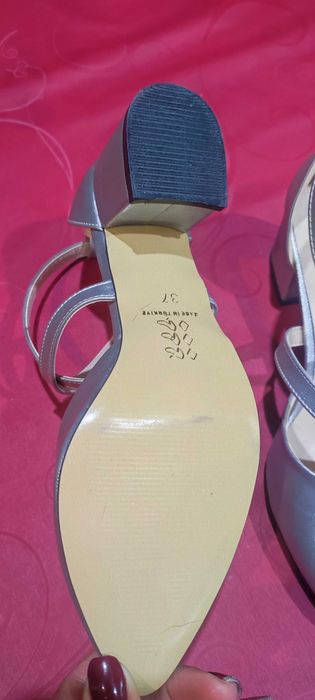 Дамски сребристи обувки