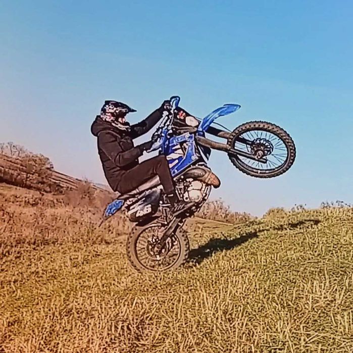 Cross yamaha dt 125