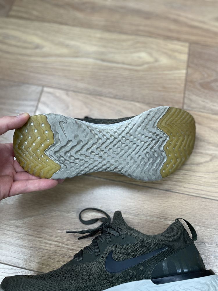 Nike Epic React Flyknit 2 Second Hand Folositi Marimea 42,5