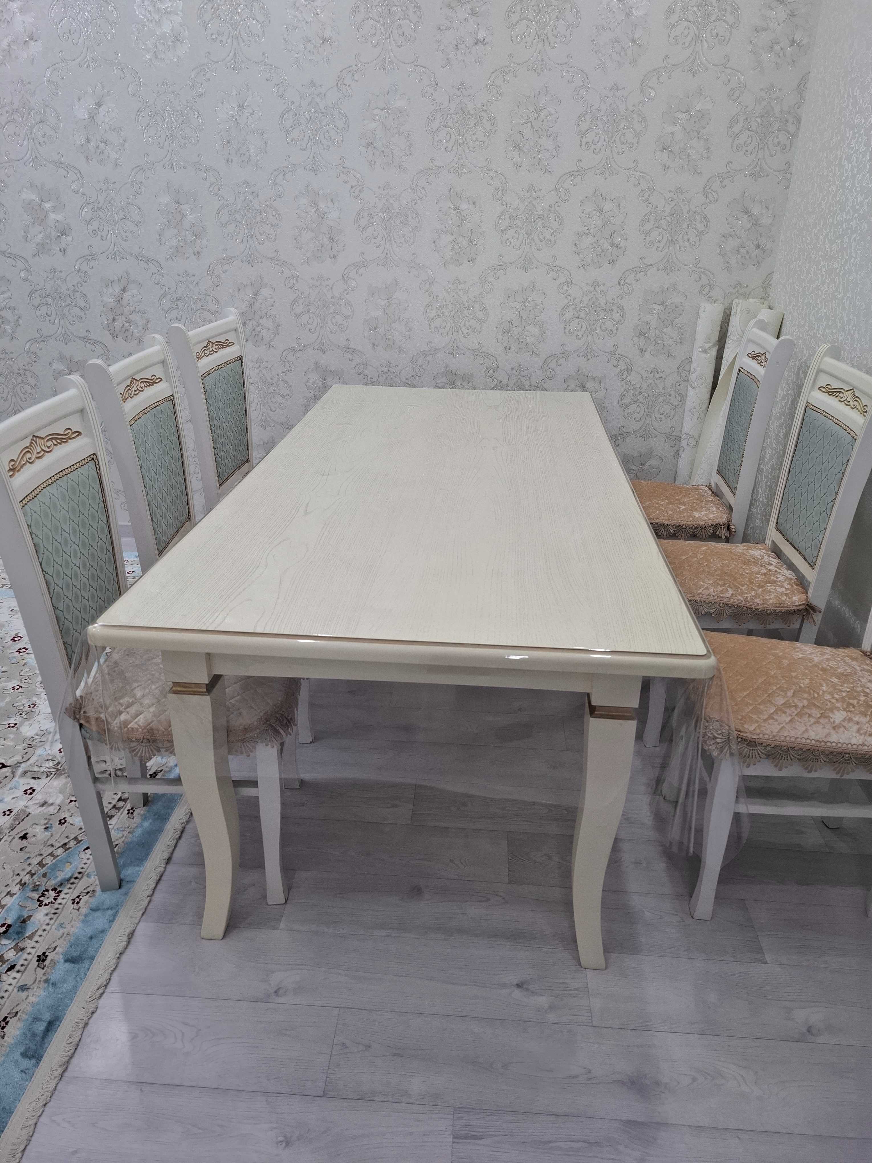 Стол и стулья продам
