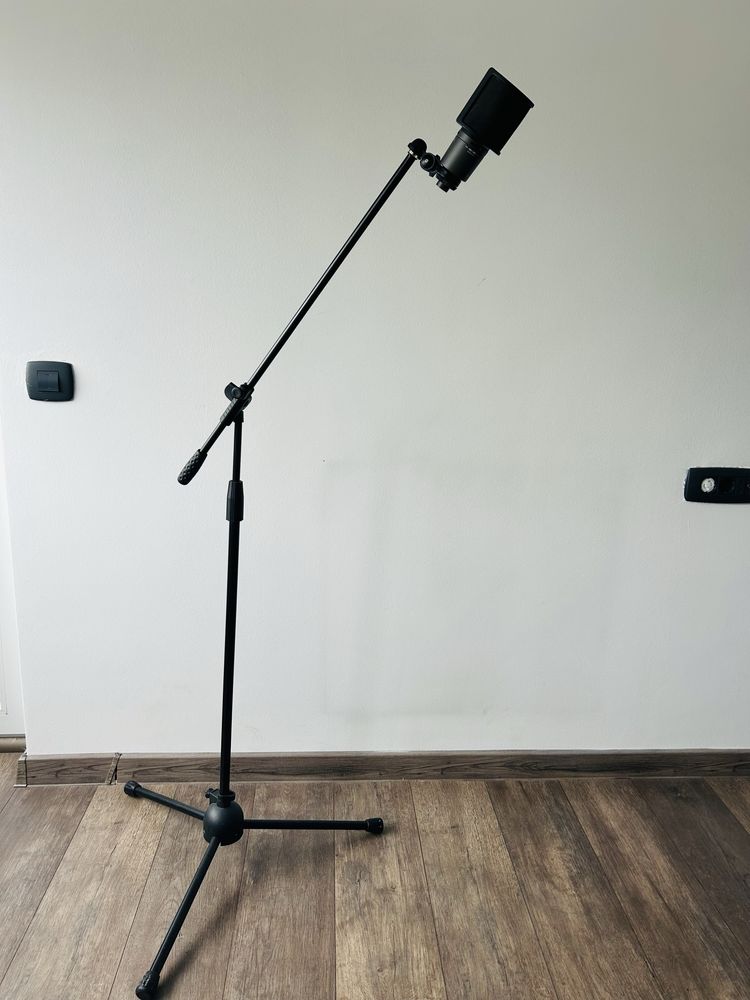 Audio-Technica AT2020 USB микрофон със стойка