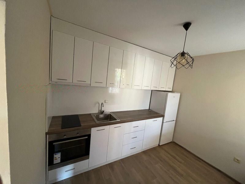 Дава се под наем Двустаен апартамент в София, Карпузица - 83 кв.м за 660 € - Снимка #2