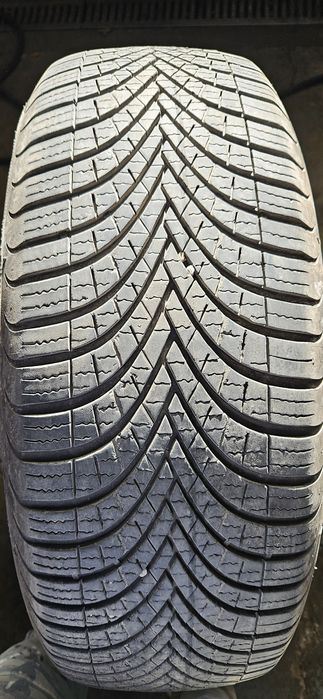 Всесезонна гума Dunlop 215 65 16