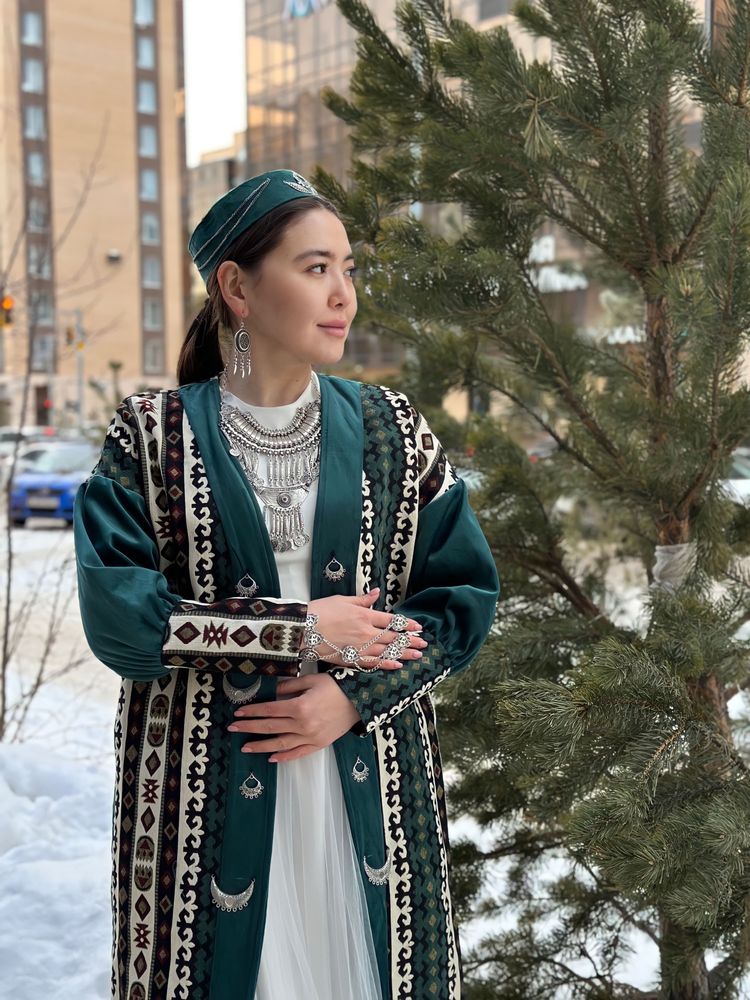Казахские платья, костюмы, наряды, камзолы, такия на прокат, в аренду