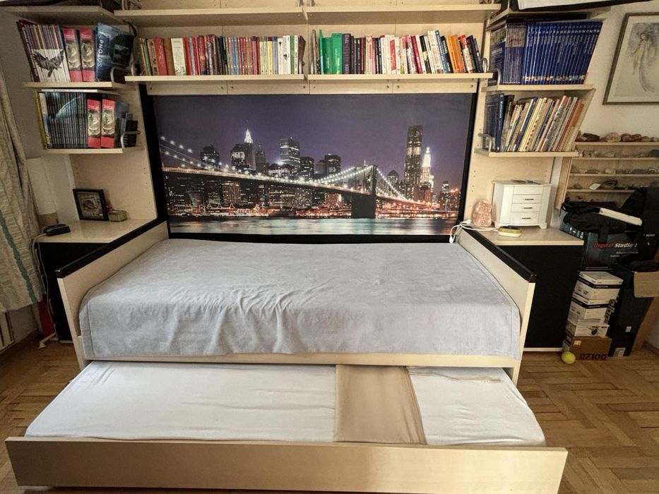 Обзавеждане на стая за ученик -2 броя, скрин 2, огледало, секции, бюро