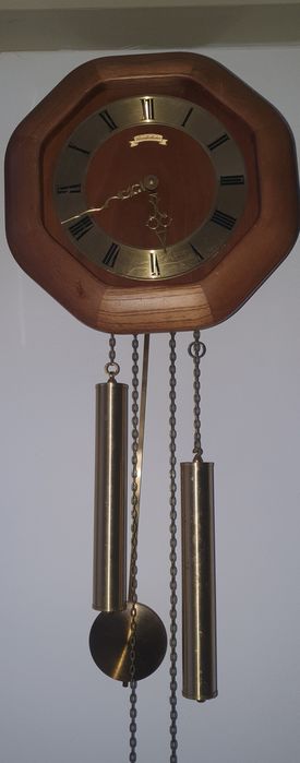 Ceas mecanic cu pendul și greutati