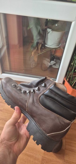 Качествени Български обувки 43