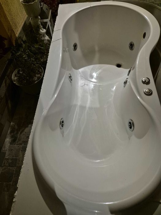 Cada cu hidromasaj
