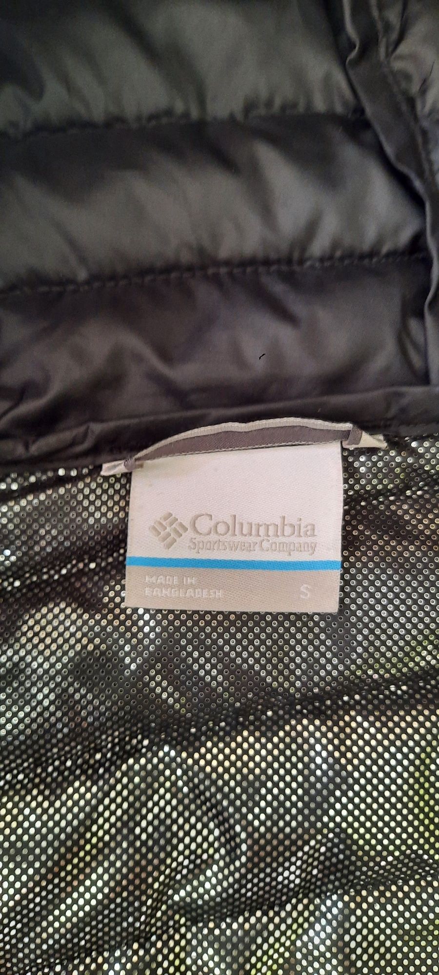 Продавам Яке Columbia размер S