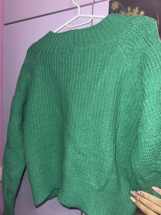 Зелена жилетка с панделки