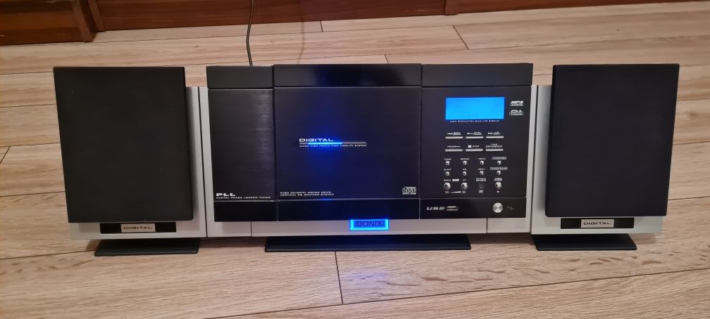 Qonix Digital CD Radio Clock Hi-Fi System