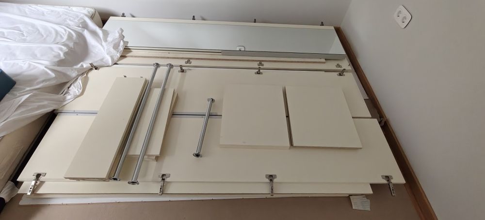 [Запазена] Комплект гардероб и спалня с матрак