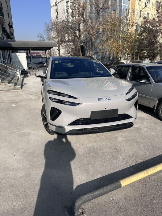 Новый автомобильbyd seal lione 06 купил жене, оказался большим для нее