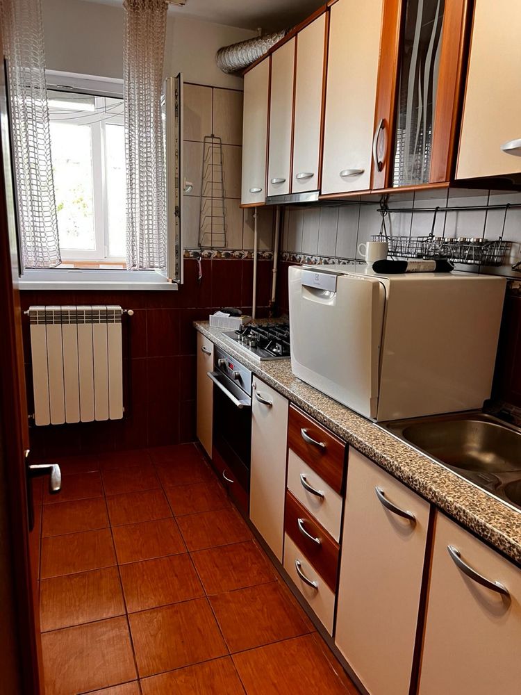 Inchiriez apartament 3 camere Berceni Aparatorii Patriei