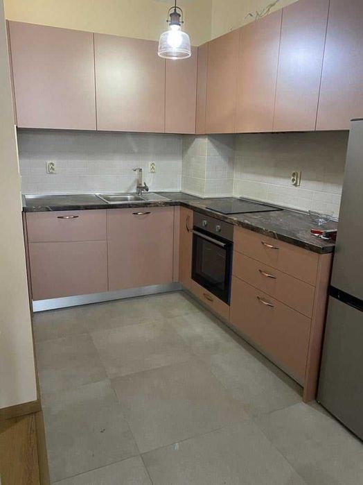 Дава се под наем Двустаен апартамент в София, Хладилника - 65 кв.м за 499.8 € - Снимка #3