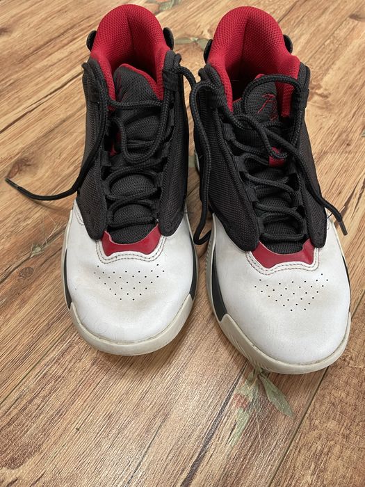 Vând Jordan Max Aura 4