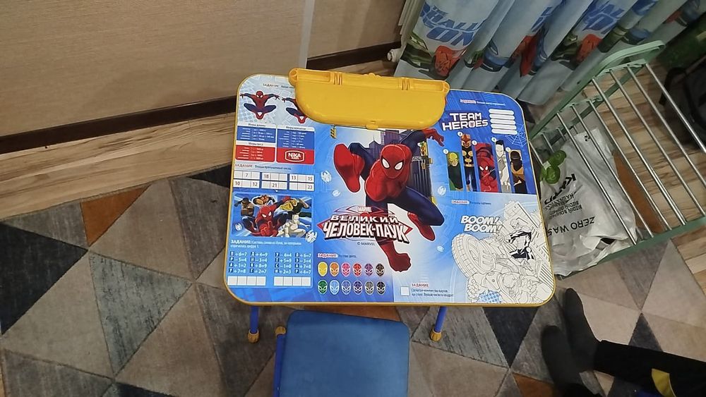 Продам детский столик