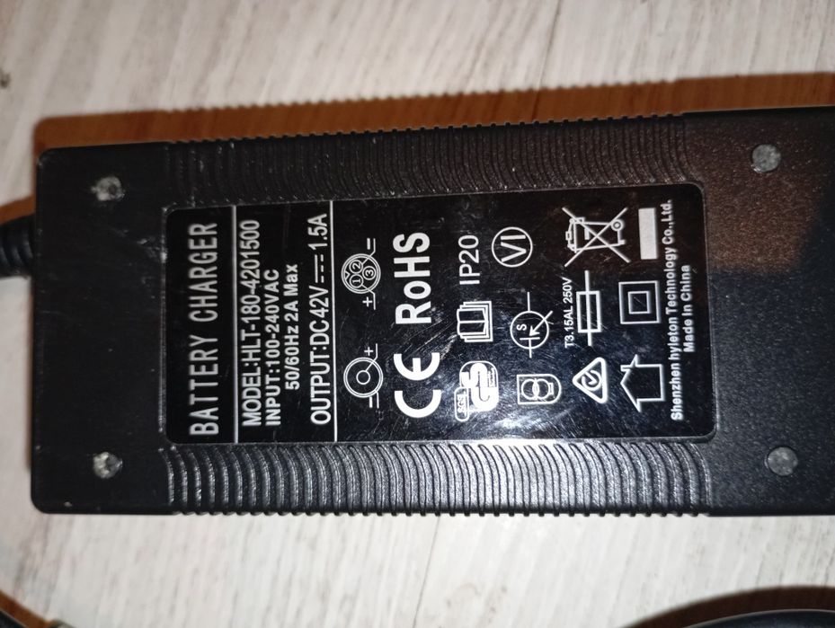 Încărcător  42v 1.5a HLT-180-4201500