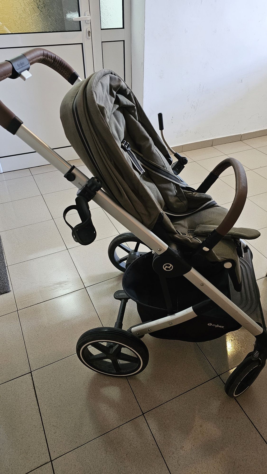 Classic Beige Бебешка количка Cybex Balios S и кош за новородено
