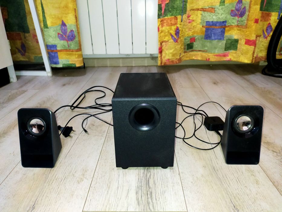 Boxe Logitech cu subufer.