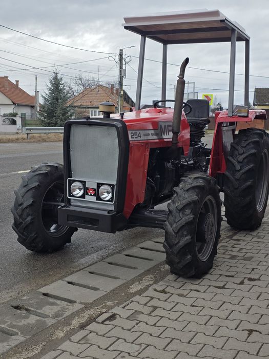 Tractor Massey Ferguson 245 4x4 54 cai Landini 5500,