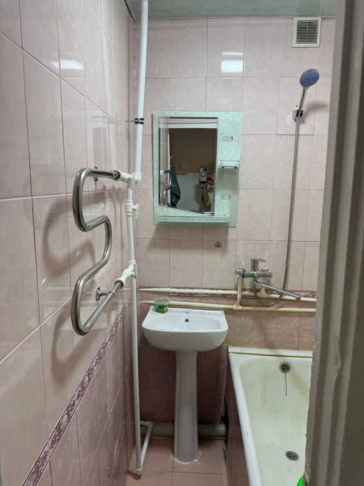 Гулливер томонда жойлашган 3 хонали квартира ижарага берилади