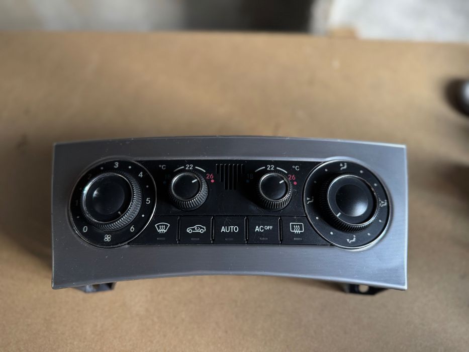 Навигация за Мерцедес W203