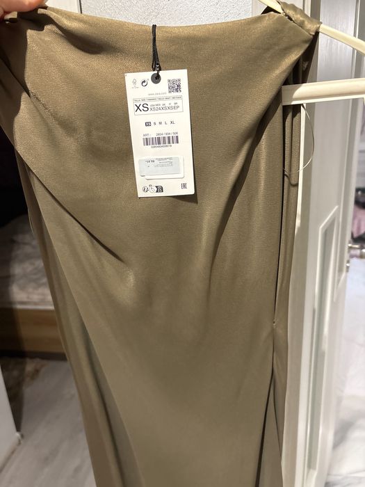 Zara дълга нова рокля със етикет