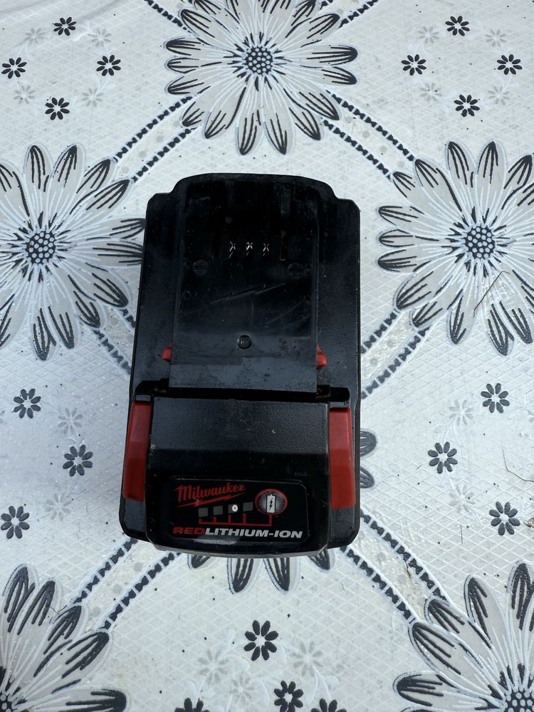 Акумулаторна батерия Milwaukee M18B9/ 18 V, 9 Ah, литиево-йонна