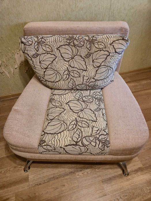 Кресло раскладывающиеся с подушкой (2 штуки)