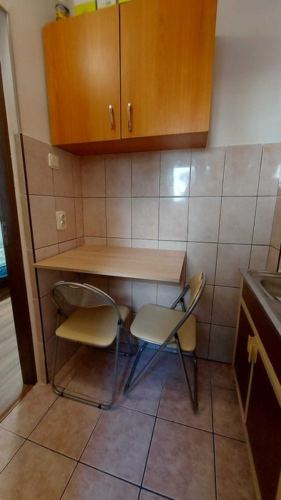 Se închiriază garsoniera cu bucătărie separată în marasti