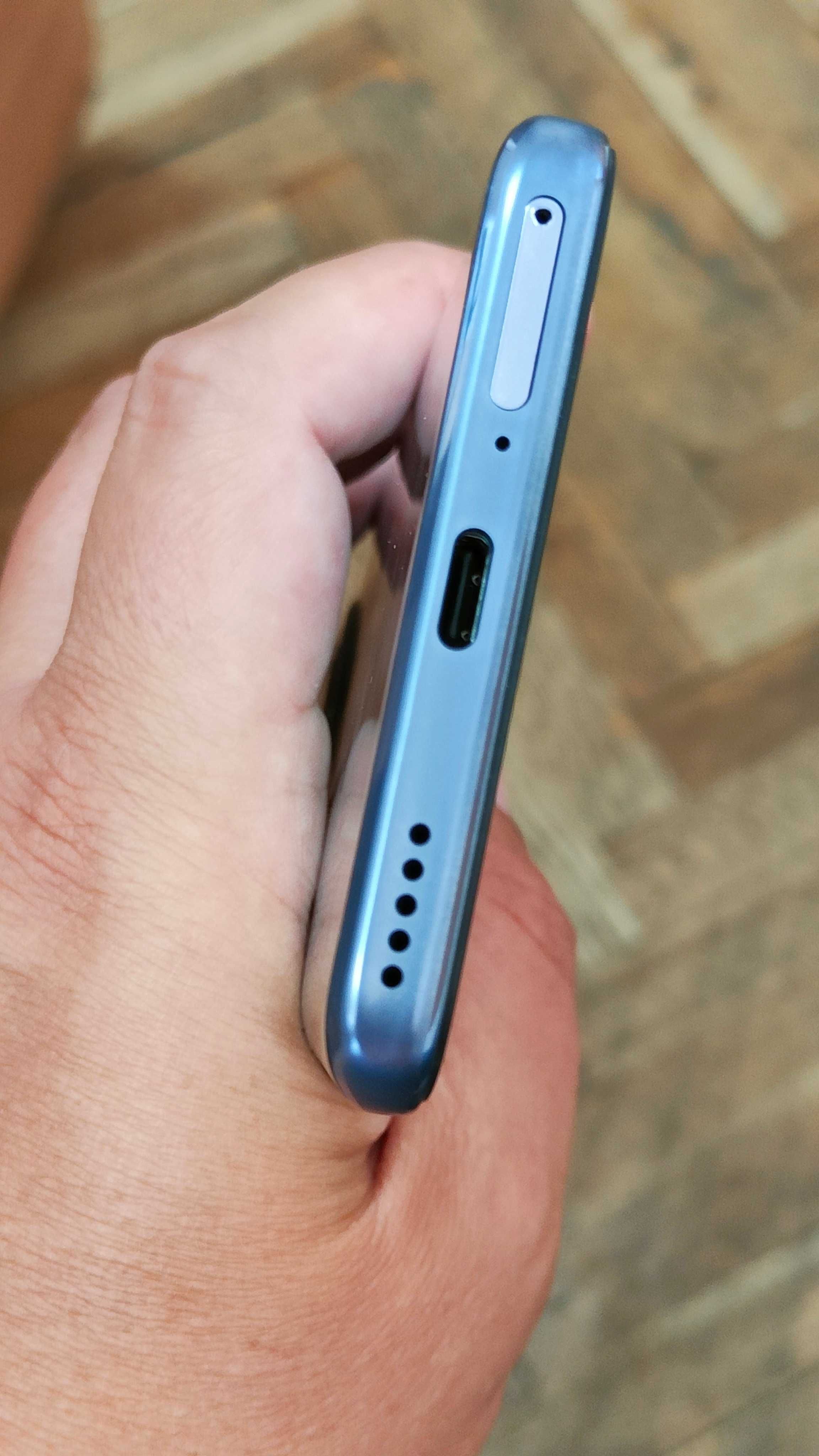 Huawei nova 8i .
