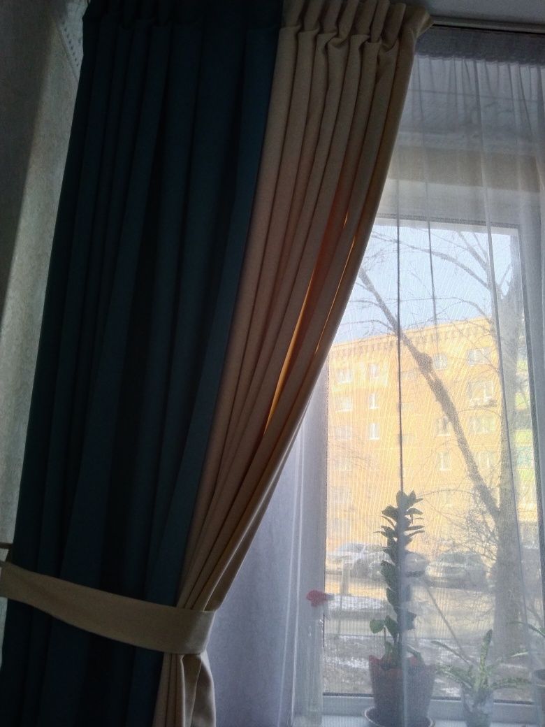 Продам шторы в зал