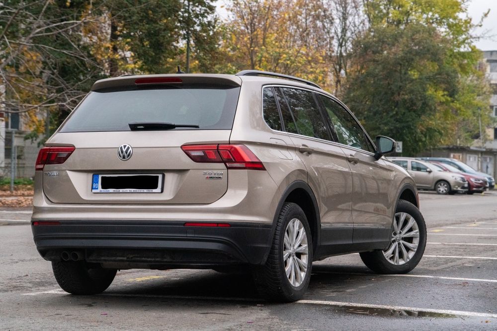 Vând Volkswagen Tiguan
